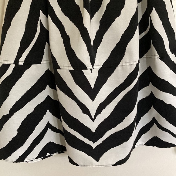 NWT EXPRESS SKIRT - Picture 5 of 7